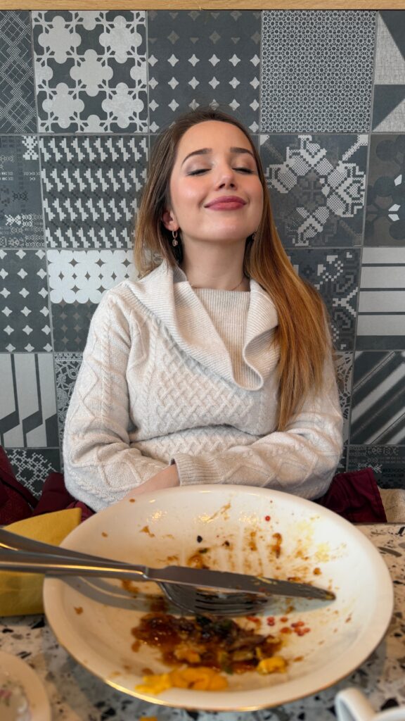 Lisa Casual Dinner Date Selfie